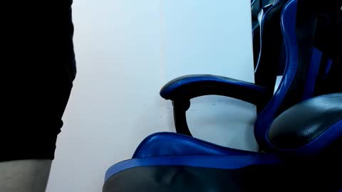 Roan Birkin online show from December 2025 07:53:02 PM