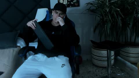 Roan Birkin online show from March 2026 09:42:01 PM