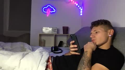 Snapshot of roastingcorn chatting on January 2025 09:59:02 AM RoastingCorn online show from January 2025 09:59:02 AM