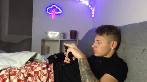 Snapshot of roastingcorn chatting on January 2025 01:04:02 PM RoastingCorn online show from January 2025 01:04:02 PM