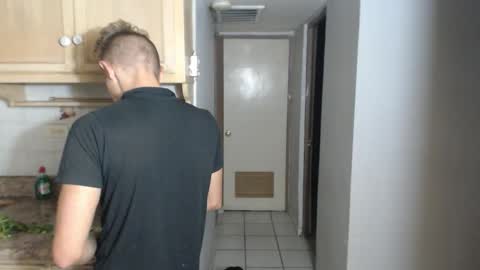 Snapshot of roastingcorn chatting on November 2025 12:49:02 AM RoastingCorn online show from November 2025 12:49:02 AM