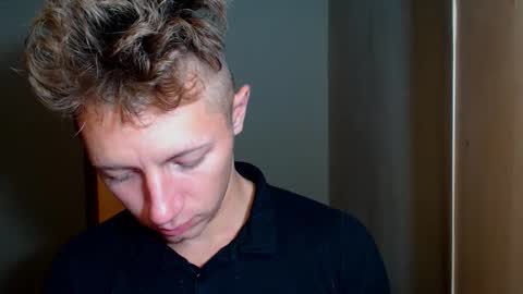 Snapshot of roastingcorn chatting on December 2025 03:05:01 AM RoastingCorn online show from December 2025 03:05:01 AM