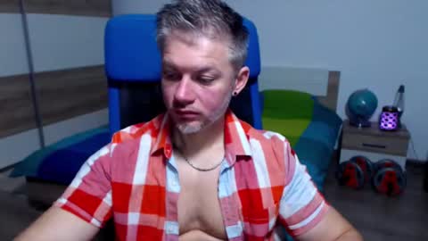 robbyshawz online show from October 2025 04:44:02 AM