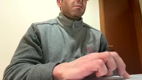 Snapshot of roberpierre_ho chatting on February 2026 01:17:01 AM roberpierre_ho online show from February 2026 01:17:01 AM