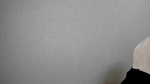 robert10211 online show from December 2025 06:30:02 AM