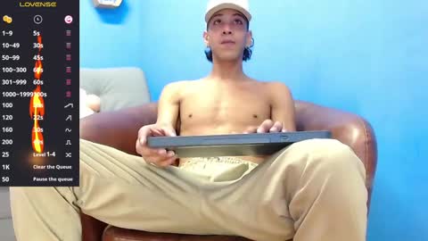 Snapshot of robert_kingg chatting on October 2025 07:22:02 PM robert_kingg online show from October 2025 07:22:02 PM