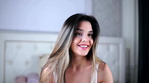 Roberta online show from March 2026 01:39:01 PM