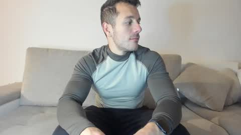 roberto4ever online show from February 2025 04:11:02 PM