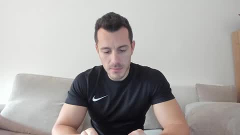 roberto4ever online show from March 2025 06:48:02 AM