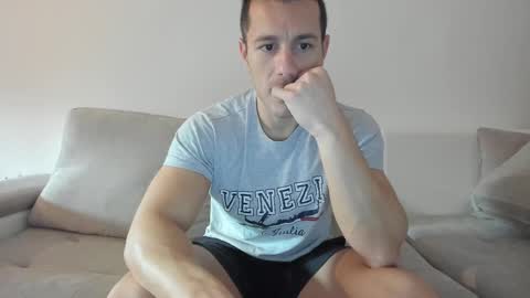 roberto4ever online show from March 2025 05:42:02 AM