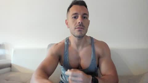 Snapshot of roberto4ever chatting on June 2026 03:38:01 AM roberto4ever online show from June 2026 03:38:01 AM