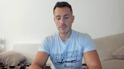 Snapshot of roberto4ever chatting on July 2026 08:08:01 AM roberto4ever online show from July 2026 08:08:01 AM
