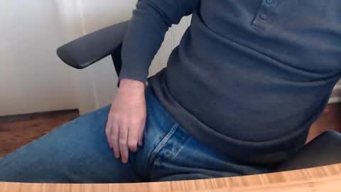 robidan6923 online show from November 2025 02:01:01 PM