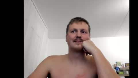 Snapshot of robirt5 chatting on January 2025 07:05:01 PM Bob online show from January 2025 07:05:01 PM