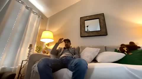 Snapshot of roblatino12 chatting on December 2024 01:58:01 PM roblatino12 online show from December 2024 01:58:01 PM