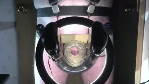 Robodickmilker online show from November 2025 04:32:02 PM