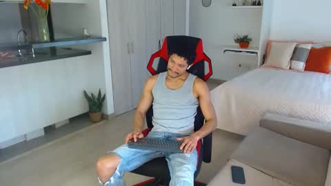 Snapshot of roby_millerr chatting on February 2025 04:25:01 PM roby_millerr online show from February 2025 04:25:01 PM