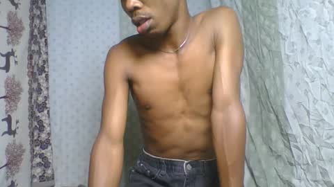 rocardo1510 online show from October 2025 07:24:02 PM