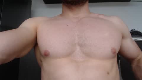 Snapshot of rocky_muscle chatting on November 2025 08:20:01 PM rocky muscle online show from November 2025 08:20:01 PM