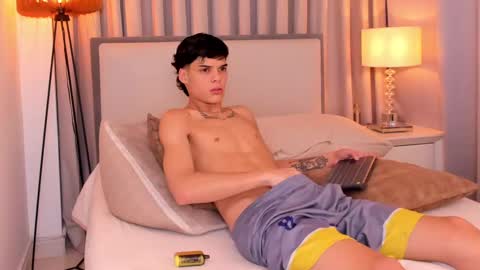 RockyWood20CM online show from October 2025 07:44:02 PM