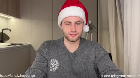 Snapshot of rodrigoveira chatting on December 2024 10:40:02 PM Rodrigo online show from December 2024 10:40:02 PM