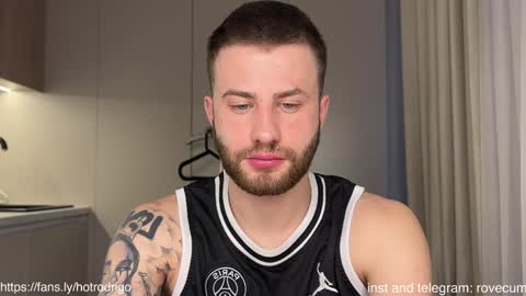 Snapshot of rodrigoveira chatting on January 2025 11:12:02 AM Rodrigo online show from January 2025 11:12:02 AM