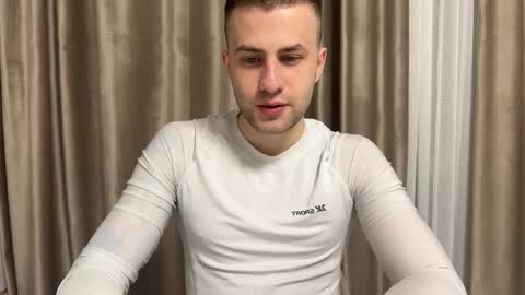 Snapshot of rodrigoveira chatting on October 2025 07:54:01 PM Rodrigo online show from October 2025 07:54:01 PM