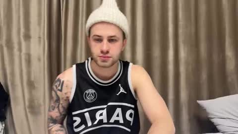 Snapshot of rodrigoveira chatting on November 2025 09:39:02 PM Rodrigo online show from November 2025 09:39:02 PM