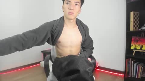 Snapshot of rofflust chatting on February 2026 03:02:02 AM Roff Lust online show from February 2026 03:02:02 AM