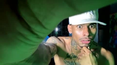 Snapshot of roggerstevexxx chatting on December 2025 02:27:01 AM ROGGER online show from December 2025 02:27:01 AM