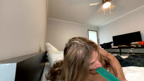 Rollinintheweeds online show from October 2025 05:10:01 PM