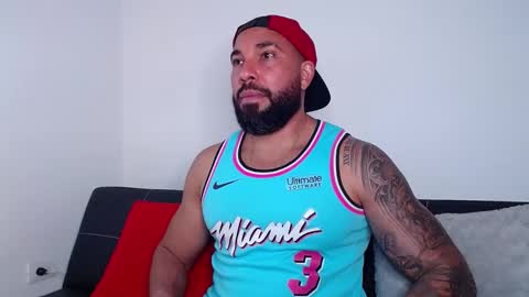 Snapshot of roman_muscle_ chatting on December 2024 09:17:01 PM Roman online show from December 2024 09:17:01 PM