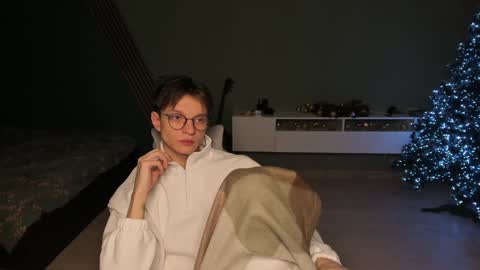 Snapshot of romeo_mercy chatting on January 2025 10:11:02 PM Romeo online show from January 2025 10:11:02 PM