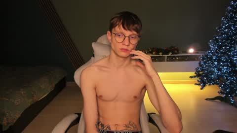 Snapshot of romeo_mercy chatting on January 2025 04:54:02 AM Romeo online show from January 2025 04:54:02 AM