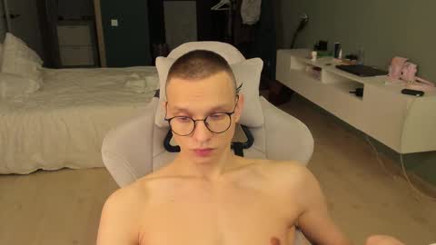 Snapshot of romeo_mercy chatting on February 2025 05:14:02 AM Romeo online show from February 2025 05:14:02 AM