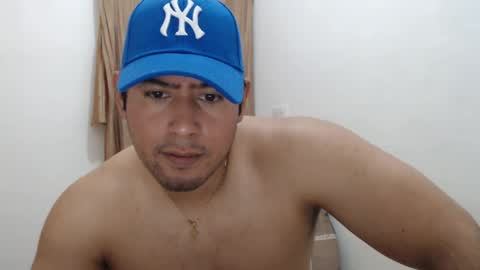 Snapshot of romeo_myroom chatting on January 2025 07:52:01 PM Romeos Room online show from January 2025 07:52:01 PM