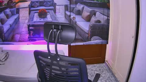 Romeo online show from October 2025 07:31:01 PM