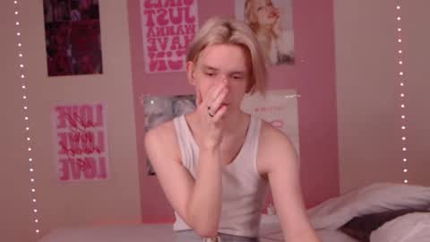 Snapshot of ron_vilss chatting on February 2026 04:29:01 AM Ron online show from February 2026 04:29:01 AM