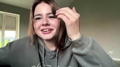 Milena online show from June 2026 06:40:01 PM
