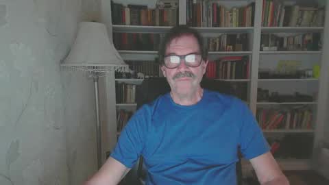 Snapshot of ronger69big chatting on January 2025 04:33:02 AM RodgerDodger online show from January 2025 04:33:02 AM