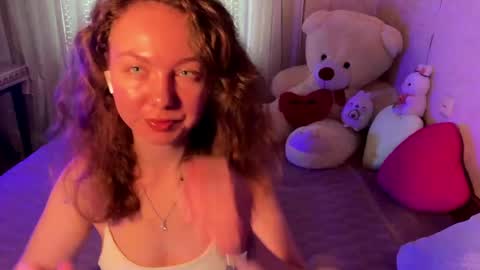 Snapshot of roniquashnock chatting on April 2026 06:18:02 AM Elvi online show from April 2026 06:18:02 AM