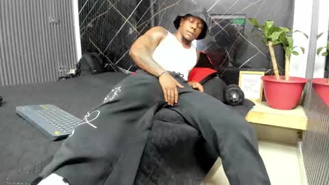 Ronnie 777 online show from March 2025 11:26:01 PM