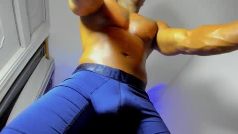 Ronnie 777 online show from November 2025 02:33:02 AM