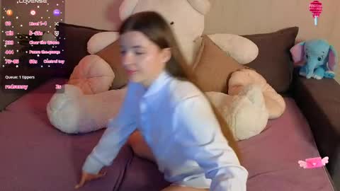 roraline_lov online show from April 2026 06:10:01 PM