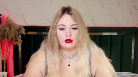 Chloe online show from March 2025 09:53:01 PM