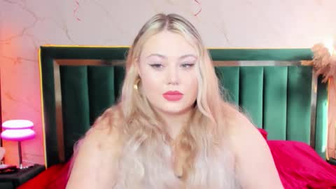 Chloe online show from October 2025 11:02:01 AM