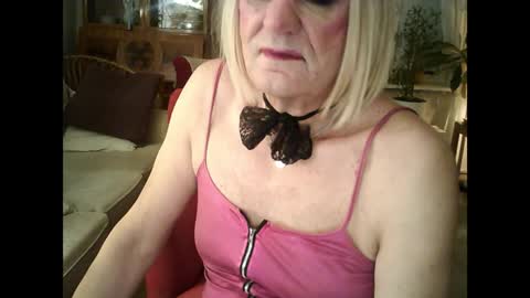 Snapshot of rosa_teevee chatting on February 2025 09:57:01 PM Tina online show from February 2025 09:57:01 PM