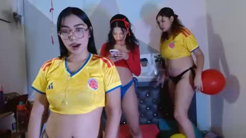 rosa_woolf online show from June 2026 12:22:01 PM