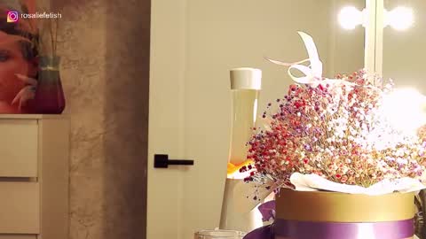 Rosalie online show from December 2025 05:35:01 AM