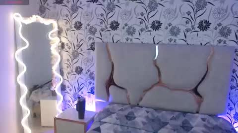 ROSALIN online show from November 2025 03:21:02 AM